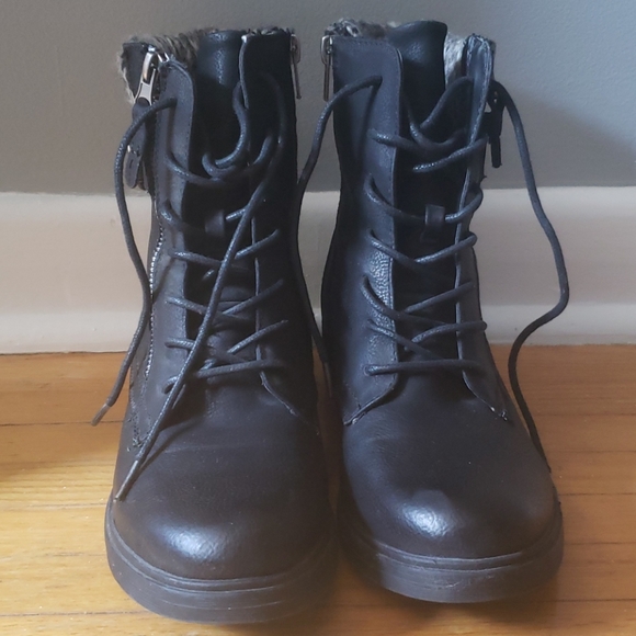 Steve Madden size 9 faux leather bootie - Picture 1 of 7